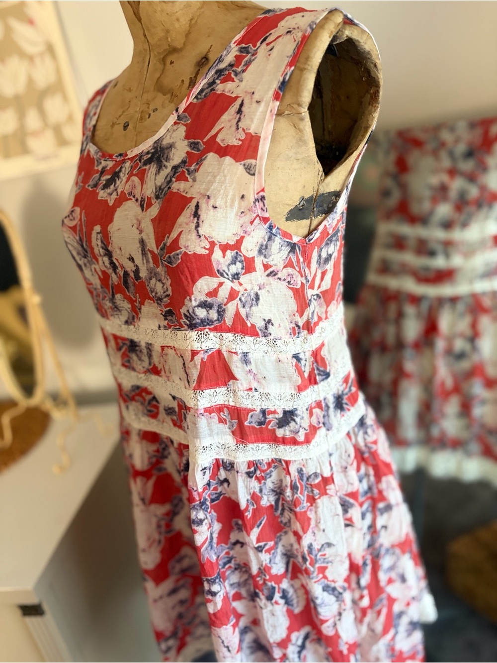 Simply Noelle Floral Dress Small/Medium